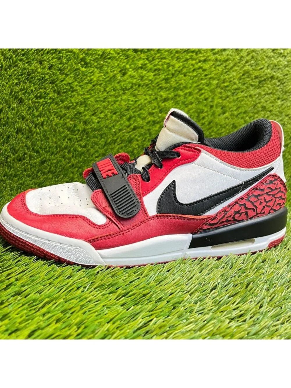 Nike Air Jordan Legacy 312 Low Boys Size 7Y Red White Basketball Shoes Sneaker